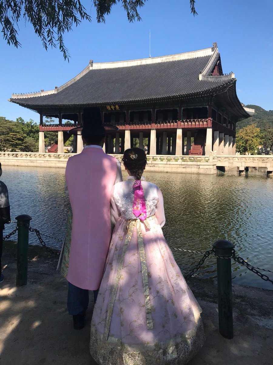 blingblink_2's tweet photo. 韓国行きたい欲が🧶
でもコロナが落ち着いくか、インフルみたいな扱いになるまでは無理だな〜
あとは子供が大きくなるまでは難しいかな〜
新婚旅行で行って良かった(⑉･̆༥･̆⑉) https://t.co/8xXdk5vWaM