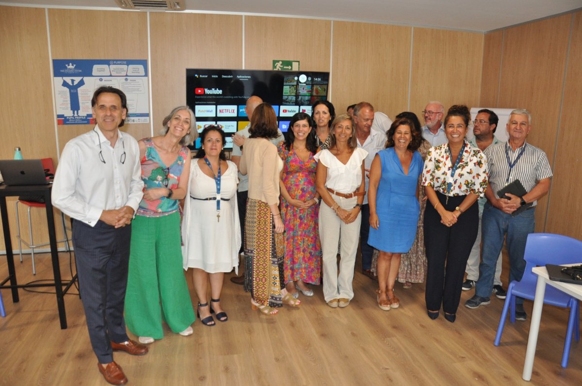 Niucoedu tweet media