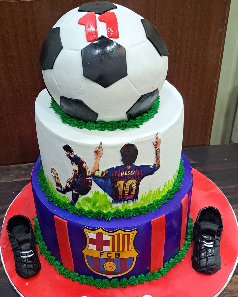 CafeDeliNairobi's tweet photo. This birthday cake brings all the boys to the yard!! Live. Love. Cake
#cafedelicakes #Cafedelinairobi #birthdaycake #sayitwithcake #ultimatesatisfaction https://t.co/qemYyQjUzD