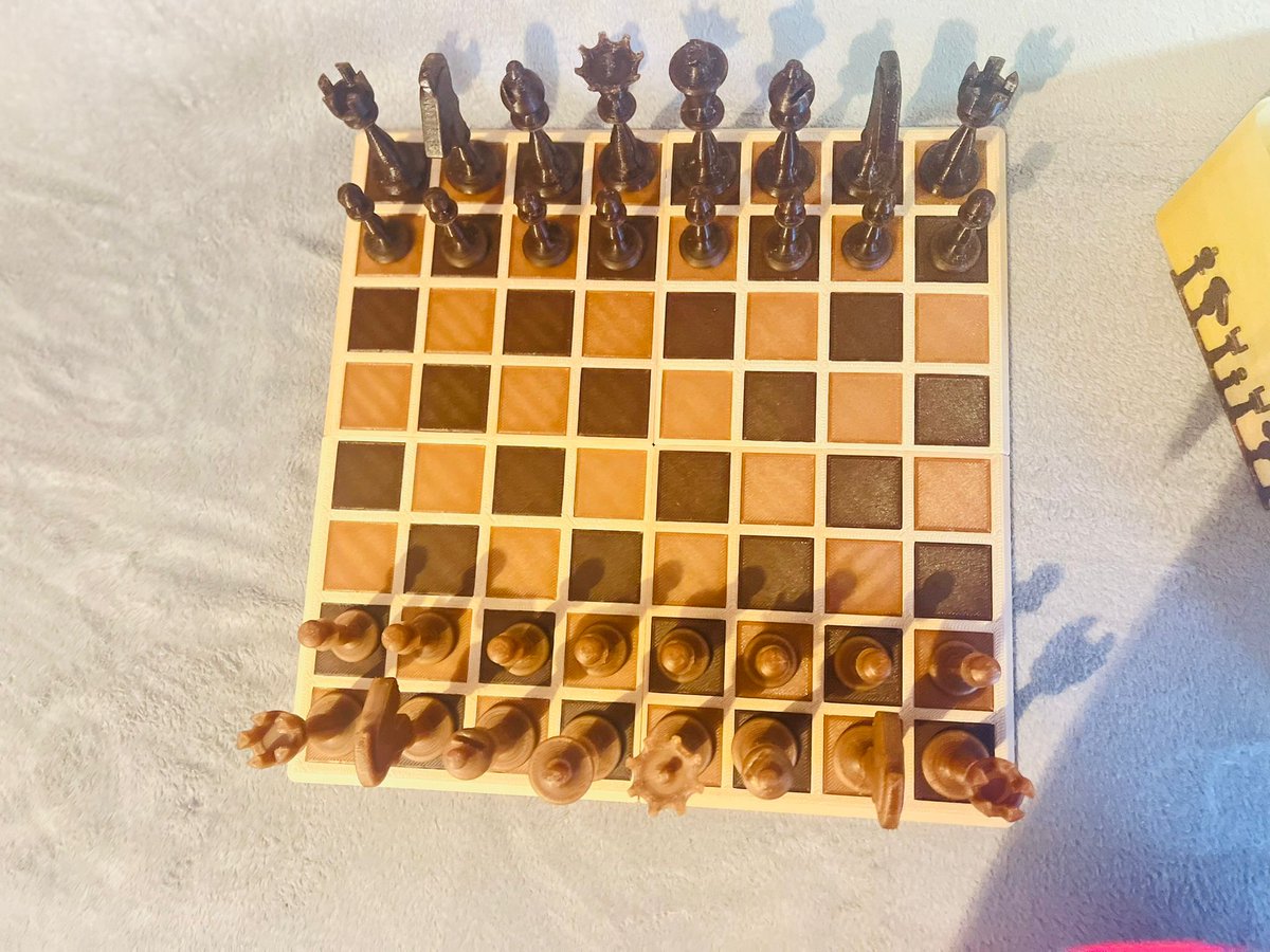 Francofil_'s tweet photo. Magnifique jeu d'#échecs♟imprimé en partie en PLA café☕️et bière🍺 !!!
Superbe réalisation de Riviera 3D Concept (https://t.co/brDfnOzBzH) ! Nos #makers ont du talent!
#impression3D #3Dprinting #francofil #maker #makerspace #fablab #chess https://t.co/UOPowJAniM