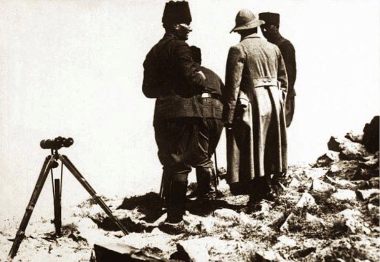 'Üçümüz vaziyeti bir defa daha gözden geçirdik ve kesinlikle anladık ki, Türk'ün hakiki kurtuluş güneşi 30 Ağustos sabahı bütün parlaklığı ile doğacaktır.'
  Kutlu olsun!! ❤️🇹🇷
 #ZaferinAdı30Ağustos