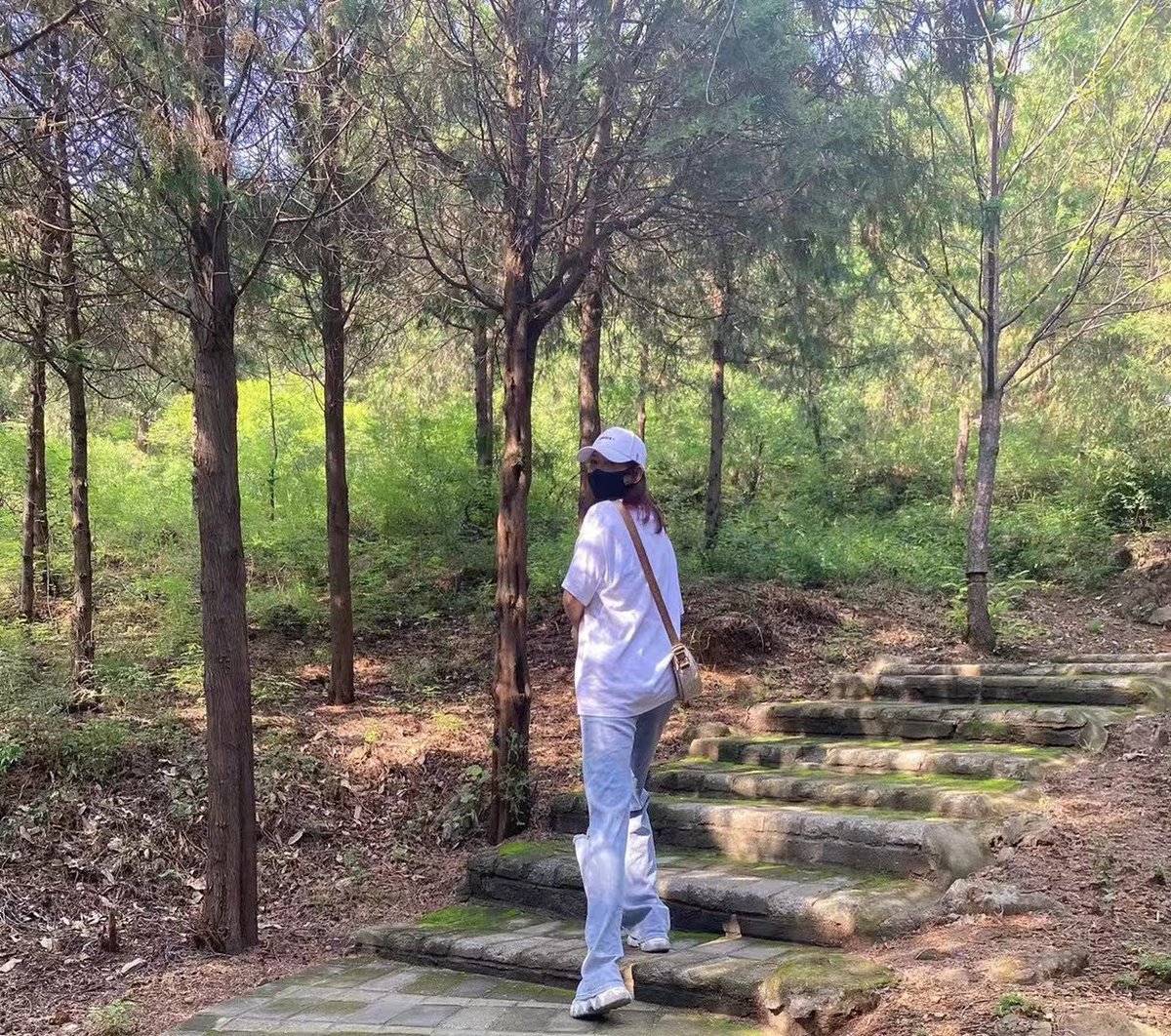 bjhannvwang's tweet photo. 出门旅游 来只狗
#北京女s #野外 https://t.co/F4qIW0sp0U