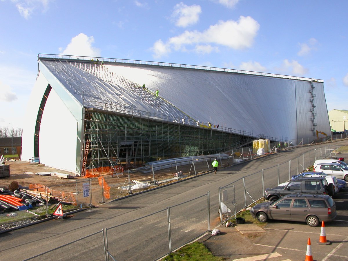 RAFMLearning's tweet photo. @CheniesManor Joining the #MuseumRoofOff from the @RAFMUSEUM!
Here is a before and after of our National Cold War Exhibition at our Midlands site - literally with its #RoofOff!!
#MuseumTwitter https://t.co/dwxeKdyQvk