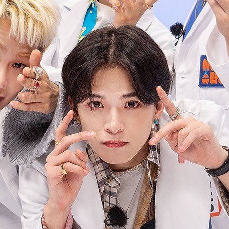 0100ZIP's tweet photo. idolstein behind! 📸

#ASAHI #아사히 @treasuremembers https://t.co/HmcHpUjxB6
