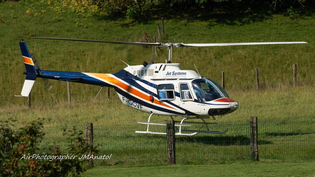 jmanatol's tweet photo. #BuenosDias
#Martes
Levantar el #vuelo desde @laiaerretegi en #Hondarribia a bordo del @BellFlight #AB206B #JetRangerIII de @basquehelicopters debe ser una bella experiencia
#VuelaDesdeHondarribia
#aspas #rotor #FullPowerToFly🚁📷 https://t.co/grJ4KUxPQx