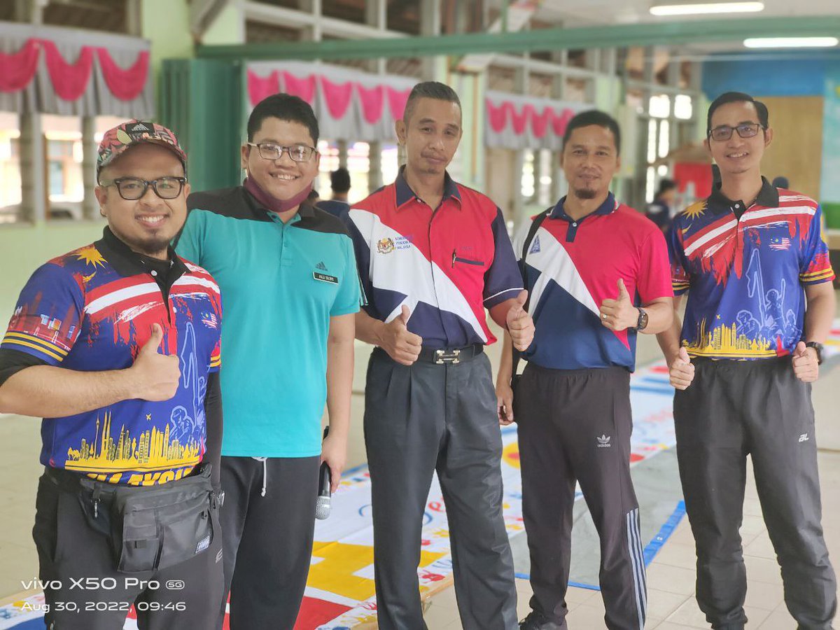 wan_abohs's tweet photo. Last main kain rentang ni masa tingkatan 1 rasanya...menggamit kenangan https://t.co/sLdSZIQv4O