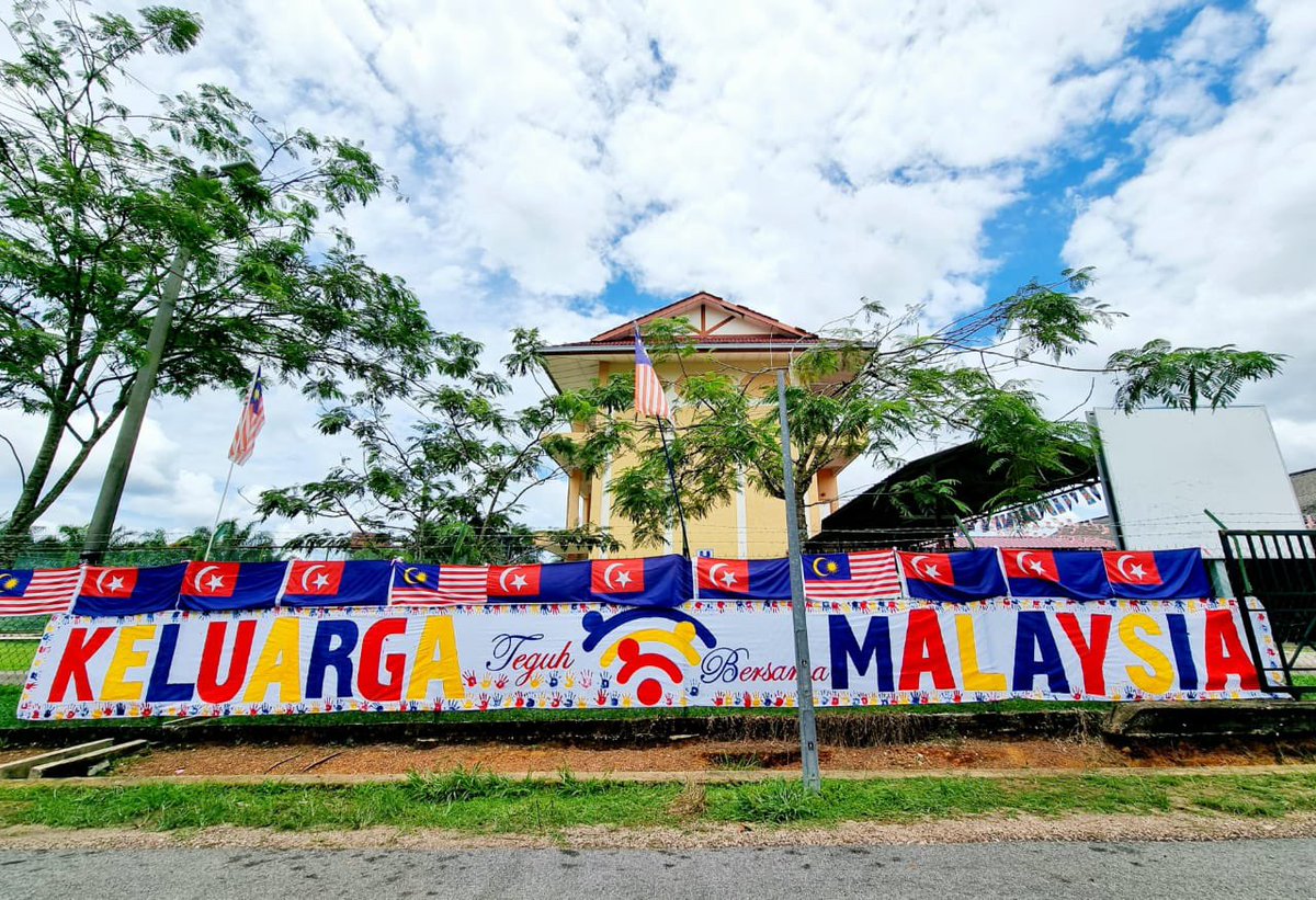 wan_abohs's tweet photo. Last main kain rentang ni masa tingkatan 1 rasanya...menggamit kenangan https://t.co/sLdSZIQv4O
