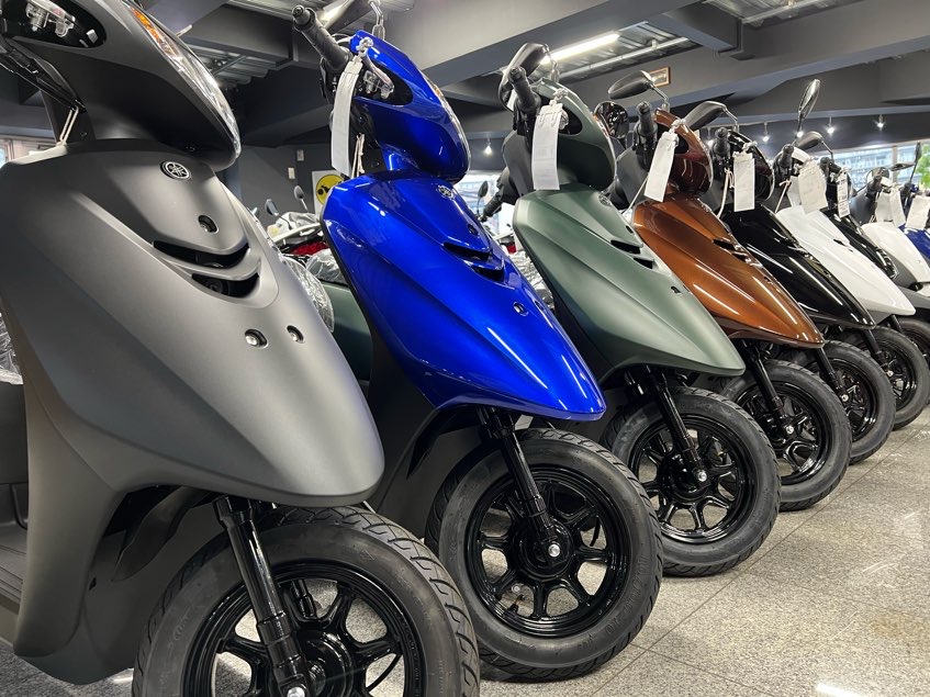 umedia_atsugi's tweet photo. 皆さんこんにちは！ユーメディア厚木です！
本日ご紹介させていただく車両は、ヤマハの50㏄スクーターJOG・JOG DXです！
詳細はこちら　↓　↓　↓
https://t.co/RI51a5aqlY

#ユーメディア #YAMAHA #ヤマハ #JOG #JOGDX #bike #bikelife #バイクのある暮らし #バイク好きな人と繋がりたい https://t.co/zFd99v0NzC