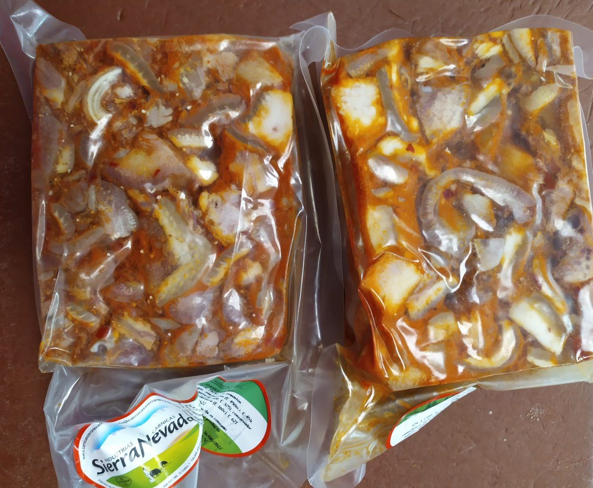 Uno de los platos gastronómicos más famosos en España son los callos de cerdo 😋
Disponemos de los callos en forma de bloque, si necesitas menos cantidad puedes disponer de ellos en porciones. Disfruta con tu familia de unos estupendos callos 🥰
☎️ Contáctenos al 958 501 780.