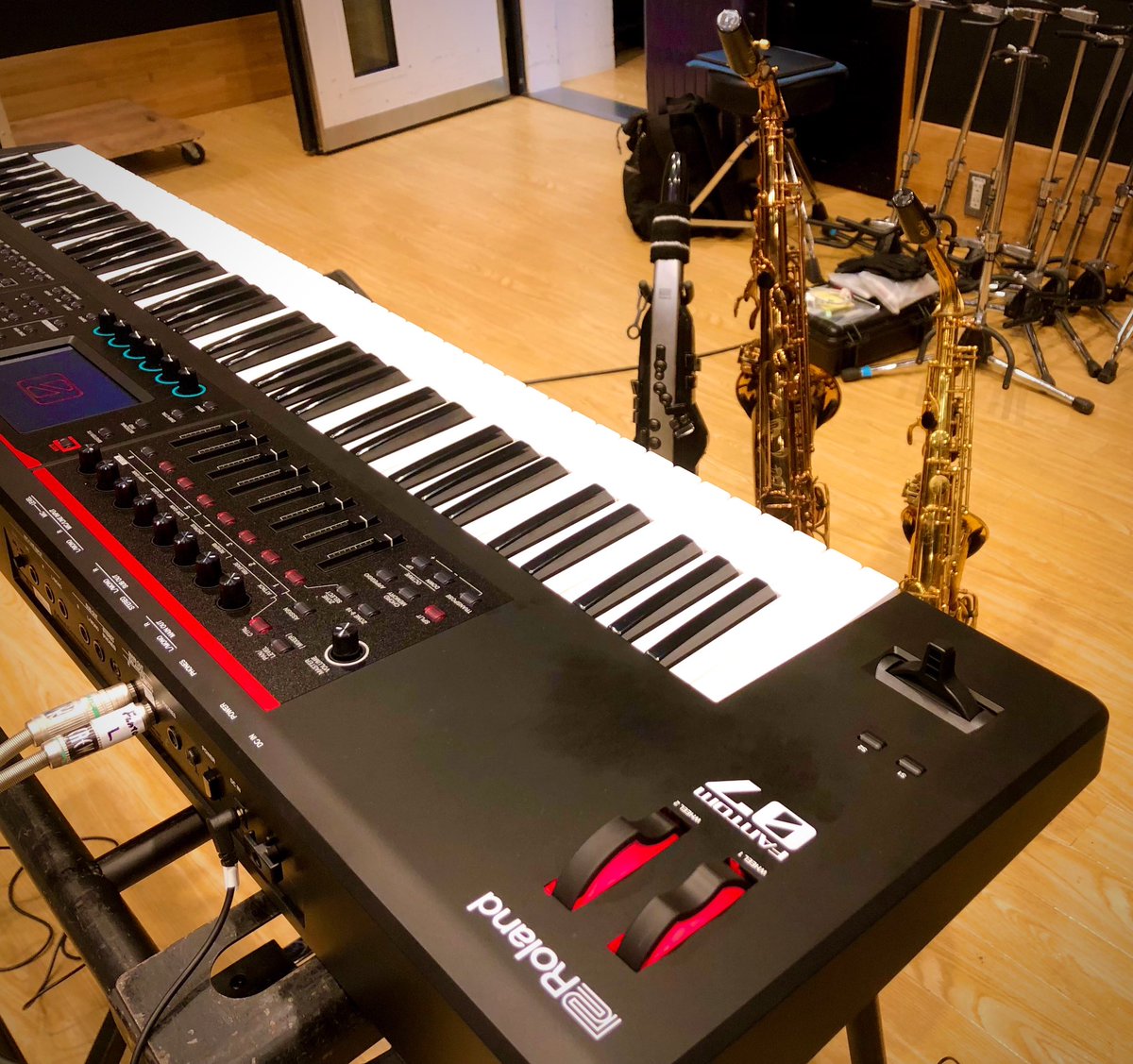 yuki_jazzfusion's tweet photo. 今回の現場からFantom-07導入しております(๑˃̵ᴗ˂̵)و
#MyRoland
#Fantom07
#Aerophone
#AE30 https://t.co/aS8bDxLA2i