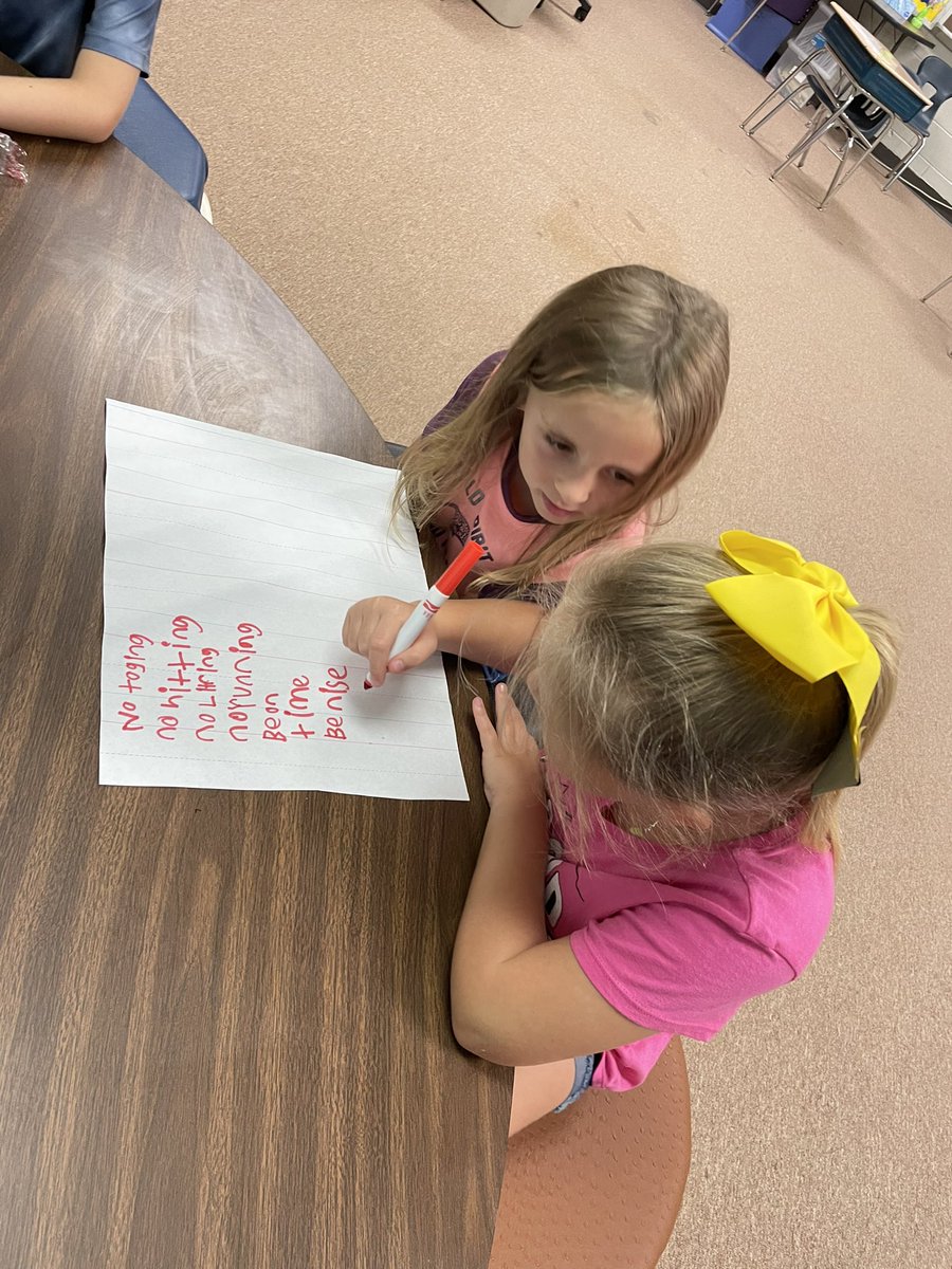 Lisa Barham tweet media