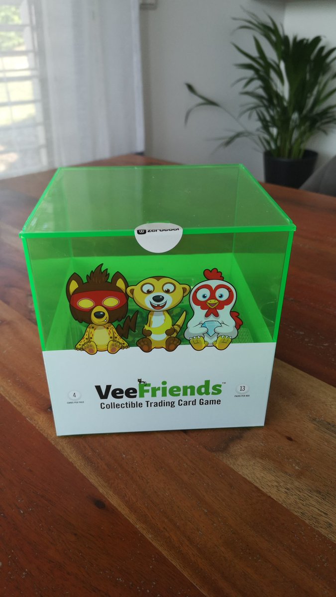 TramplingD's tweet photo. Omg it arrived!!! Been waiting patiently and finally got my @veefriends box @garyvee https://t.co/Y6nbPw1gwD
