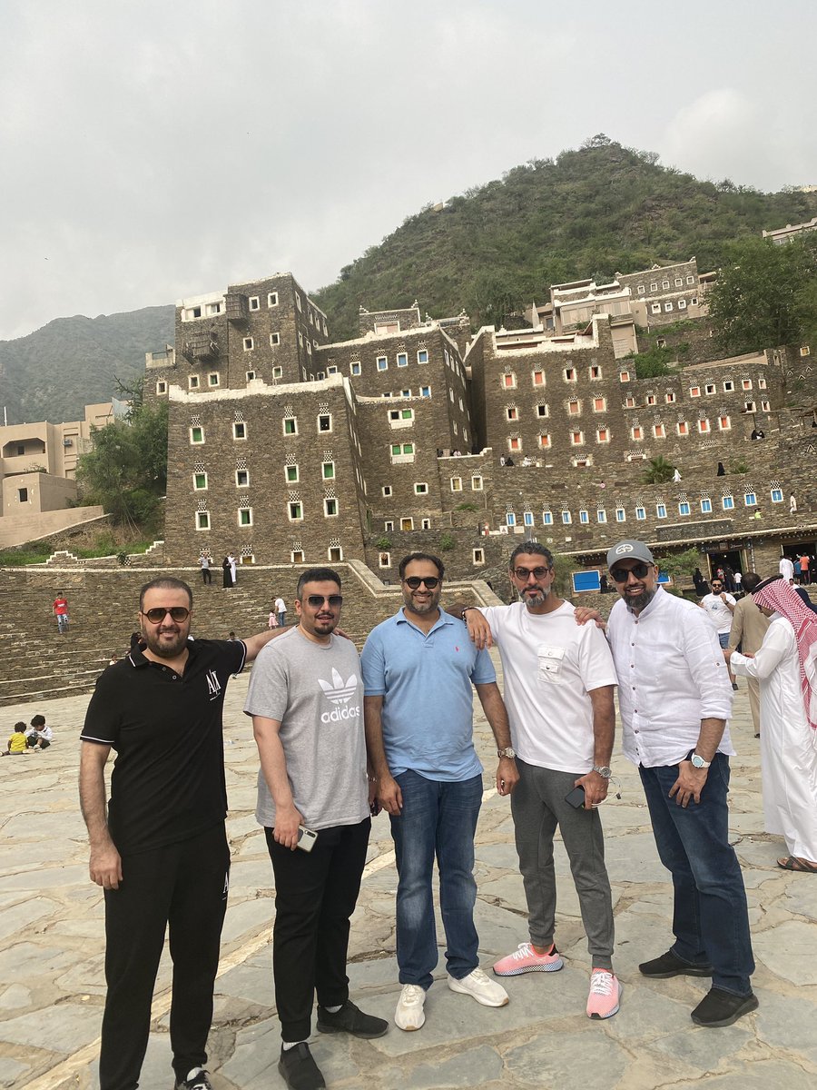 Tshowaier's tweet photo. خلال الايام الماضية تم زيارة مدينة ابها و رجال المع الجميلة لاول مره و ابهرني جمال طبيعتها و جوها تجربه جميلة للتكرار https://t.co/vaxCal8LUO