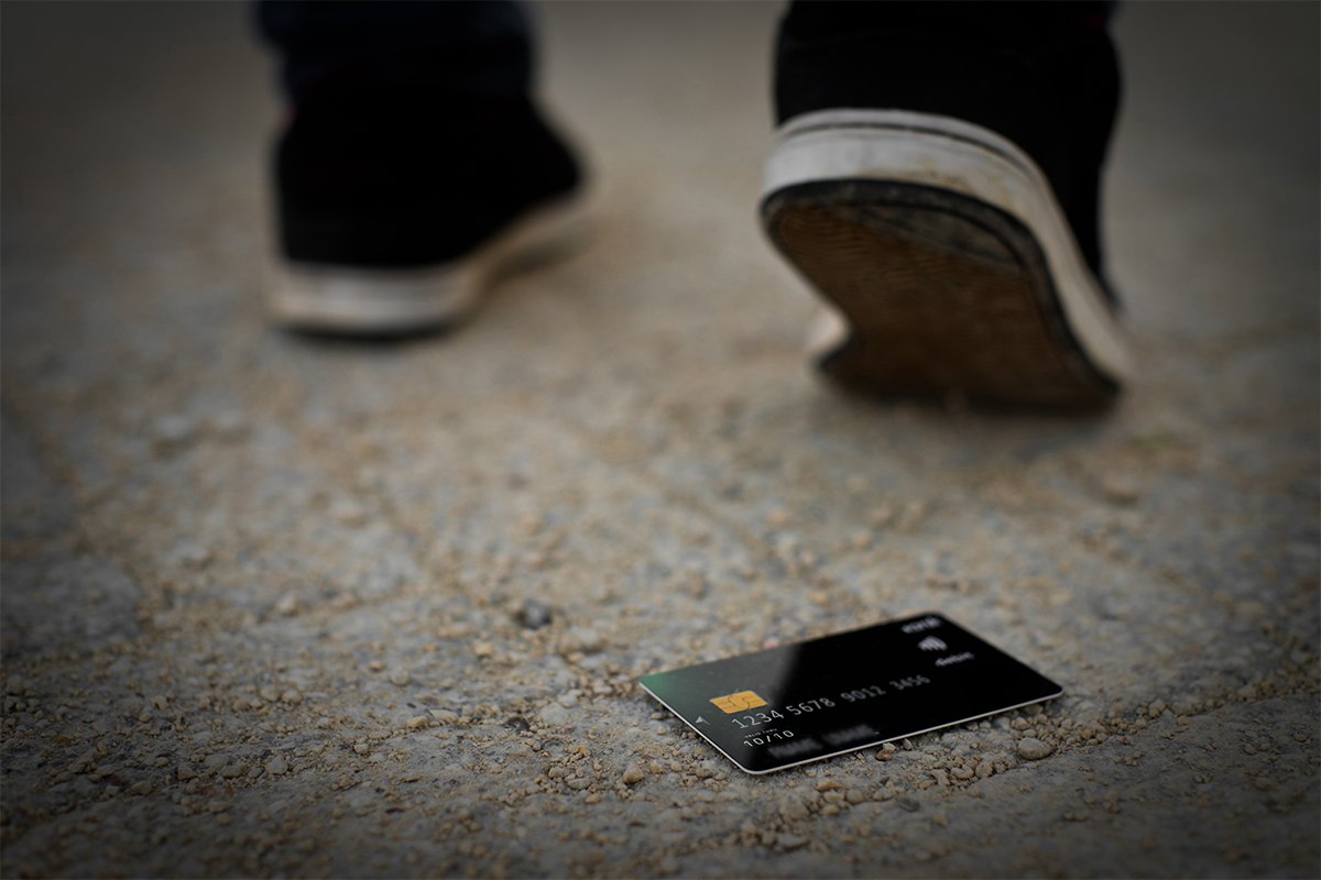 SPFEconomie's tweet photo. Vous avez perdu votre #carte de crédit pendant vos #vacances à l'étranger ? Voici ce que vous devez faire : https://t.co/bpU4yVVj9q https://t.co/bEX8J0CgLI