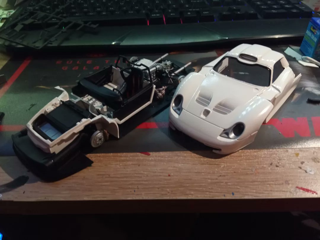 Ar_car_na's tweet photo. Feels good to be back at the model workbench. UT Models 911GT1 Evo approaching the finish line, after what might be called a trying race so far... 
#awfulinstructions
#nothingfits https://t.co/2mVuGHkji2