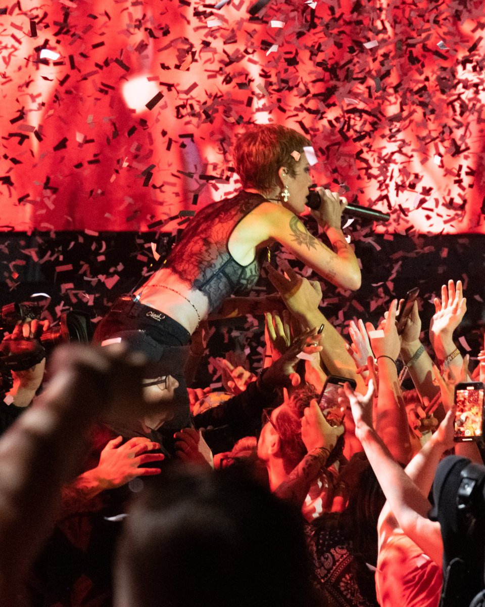 NME's tweet photo. If you were looking for the biggest rockstar of the Reading and Leeds Festival weekend, it might just be @halsey. 

Read NME''s ⭐️⭐️⭐️⭐️⭐️ review of their political, personal, yet brash and banter-filled #readingfestival set: https://t.co/4Seuomqvbt https://t.co/4KFsmZ5R8Z