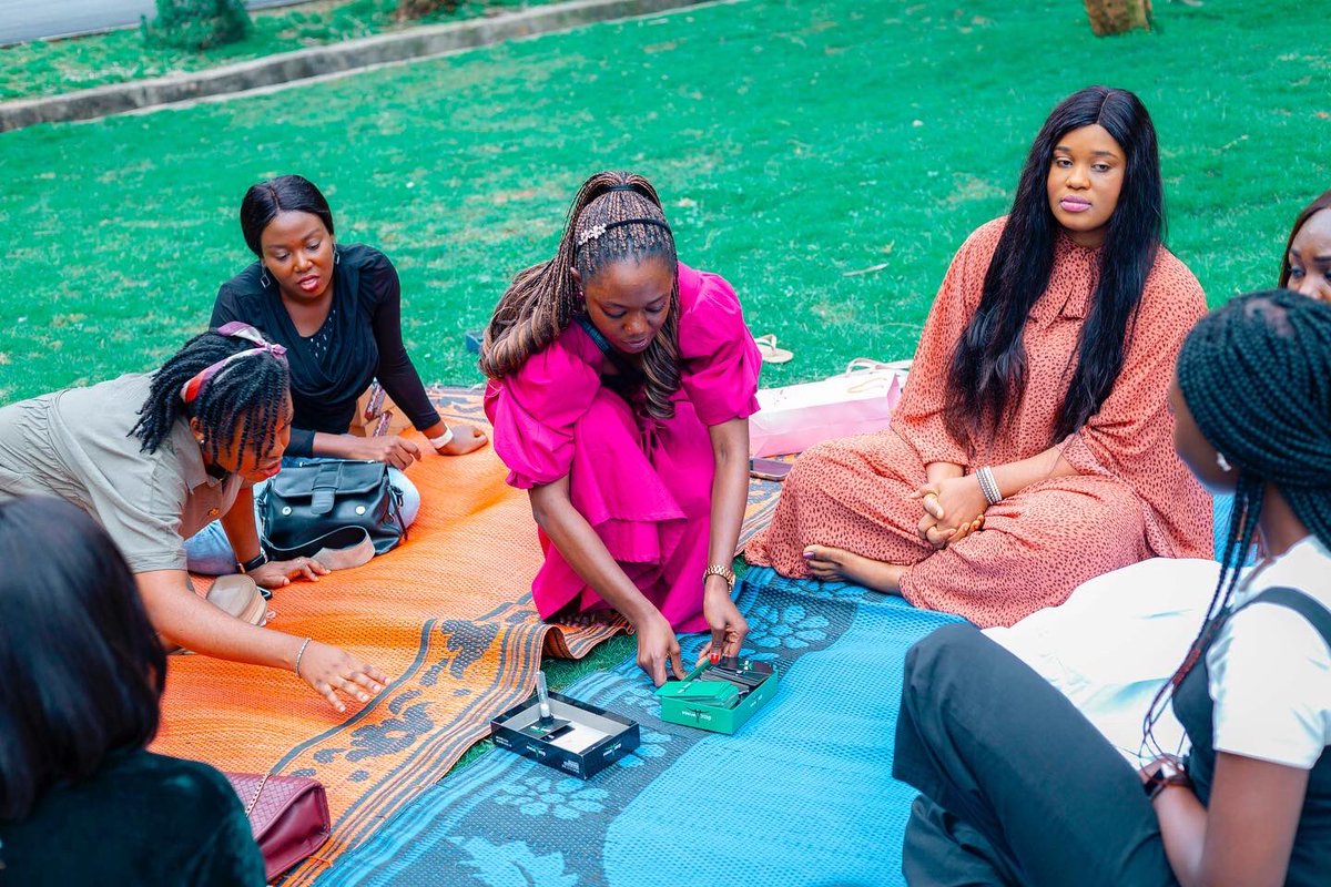 TheiVowNetwork's tweet photo. We can’t shake off the picnic experience anytime soon. 

Meet the faces at the ivow picnic. 💃🏾💃🏾 please tag yourself. 

#ivow #ivowpicnic #ivownetwork #picnic #ladies #food #outdoor #gathering #sunday #funday https://t.co/GgzJz8sdHY