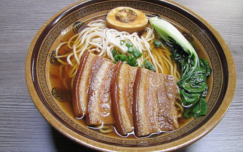 LondONtheinside's tweet photo. A second Xi'an Biang Biang is coming to #Londona and we say bring on the noods https://t.co/YdmO6z54EQ https://t.co/BFHOxiWxFf