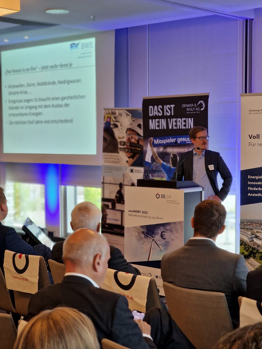 bwe_sh's tweet photo. BWE SH-Chef Marcus Hrach spricht auf der #windWERT über die Chancen für SH durch #Erneuerbare. „Letzte 5 Jahre zeigen: Ausbau der #Windenergie in SH ist kein Selbstläufer.“ Landesregierung muss jetzt Weichen für schnellen und unkomplizierten Zubau stellen. @energynetworkSH https://t.co/46ihT279HN