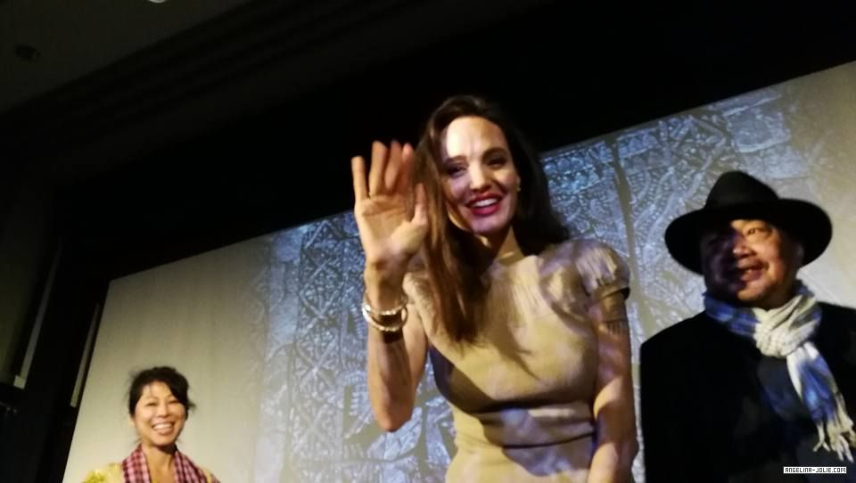 angeltresjolie_'s tweet photo. 2017 | Dir. #AngelinaJolie screens #firsttheykilledmyfather with its producer, #RithyPahn, at Cambodia Town Film Festival. https://t.co/PtrVLN8KlA