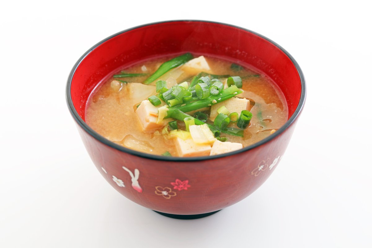 Web_Japan's tweet photo. #Japan’s #LocalSpecialities│Miso soup🥣
#MisoSoup is a healthy and nutritious dish that has been a long-time staple of Japanese family meals. #Nagano Prefecture is a big producer of the Shinshu miso paste, a type of miso loved in many households!
📖 https://t.co/QnPkkY7KST https://t.co/Kg5Rax6Ih7