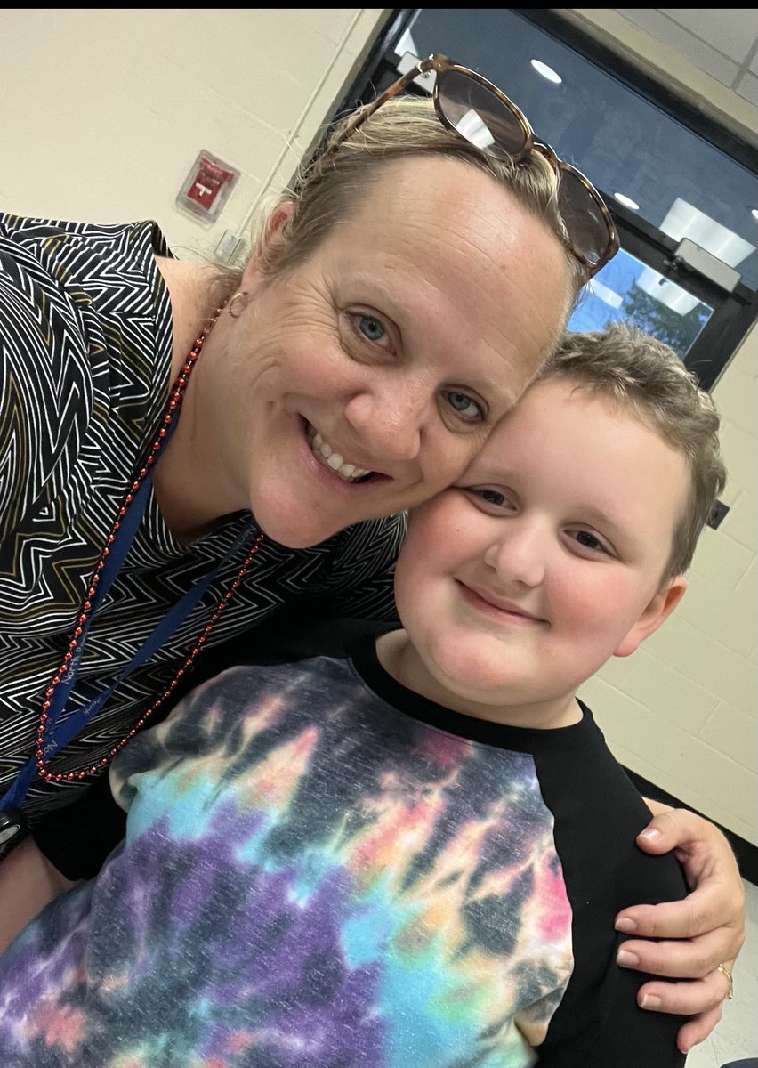 Once a #TinyTrojan, always part of the North Park family! This former student of Mrs. Wells' stopped by yesterday to visit and to also donate some books and electronic games to her classroom. Thank you, H! 💙💙💙 #HCSBetterTogether