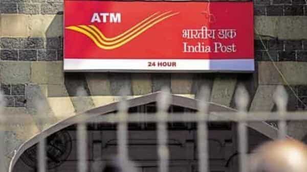 .<a href="/IndiaPostOffice/">India Post</a> to open 10,000 post offices this fiscal year, working on providing doorstep services. The Government has allocated ₹5,200 crore to the Department of Posts for modernising post offices across #India using the latest technologies: bit.ly/3AlP4E8