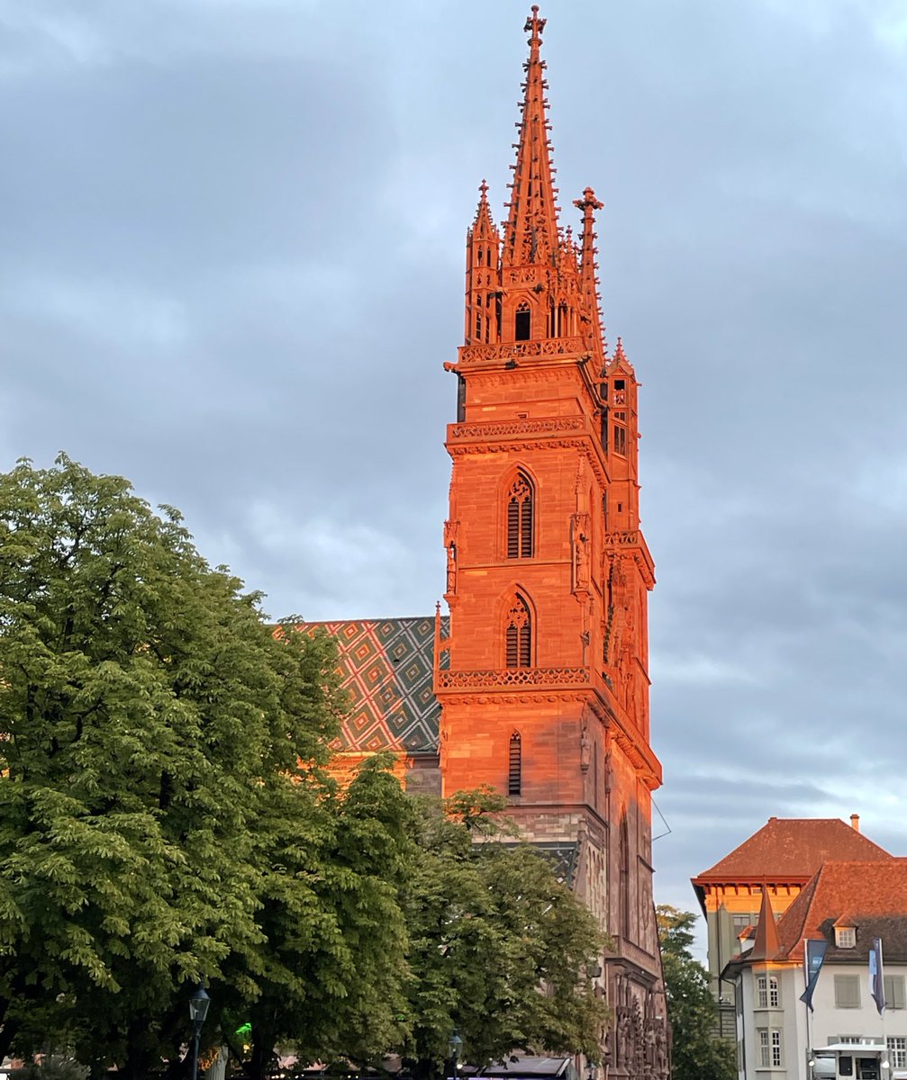 #Basel ist die #Stiftungshauptstadt der Schweiz: in BS gibt es 916 gemeinnützige Stiftungen, das sind 46,8 Stiftungen pro 10000 Einwohner (🇨🇭-Durchschnitt 15,6), 63% davon sind Förderstiftungen (🇨🇭50%). npodatalab.ch