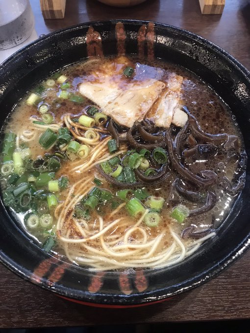 (比較的)近所の九州ラーメン屋いってきた。こらとんこつばい。
#飯テロ 