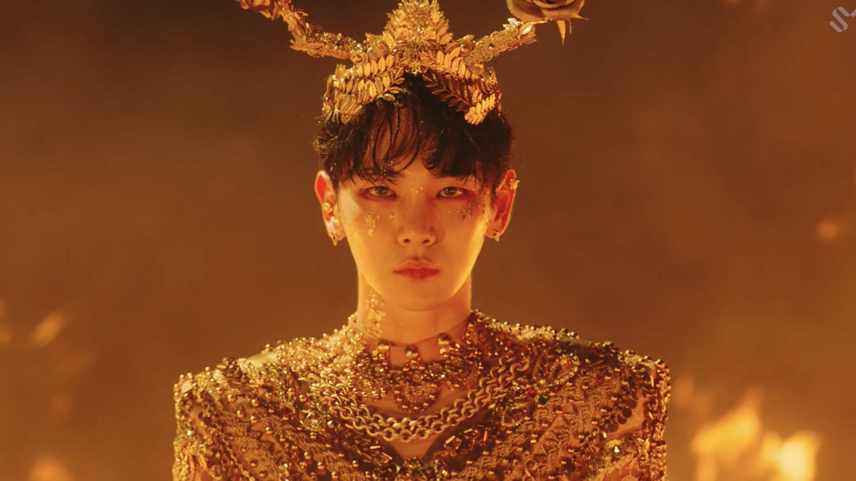 MarianLune11's tweet photo. Estoy tan orgullosa de Kibum, cada parte del vestuario, de la coreografía y canción es algo que sólo #KEY puede lograr 

Con #Gasoline vino a confirmar quién es como solista y todo lo grande que va a llegar a ser
#KEY_정규2집_가솔린_넣고_달려
#Gasoline_Key_is_back
 #키 https://t.co/crDETFaQH9