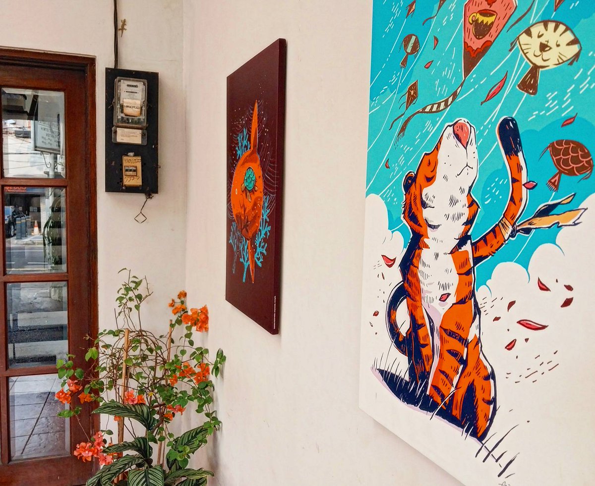 Biarkan si harimau Sumatra ini menjaga pintu masuk coffee shop. Atau sekedar menyapa para customers ☕😊

Artwork : Kites
Printed on streched canvas 84x55cm.

#studiomili #illustration #art #shop #thatslifecoffee #coffee #kopi #kopiindonesia #tiger #sumatrantiger