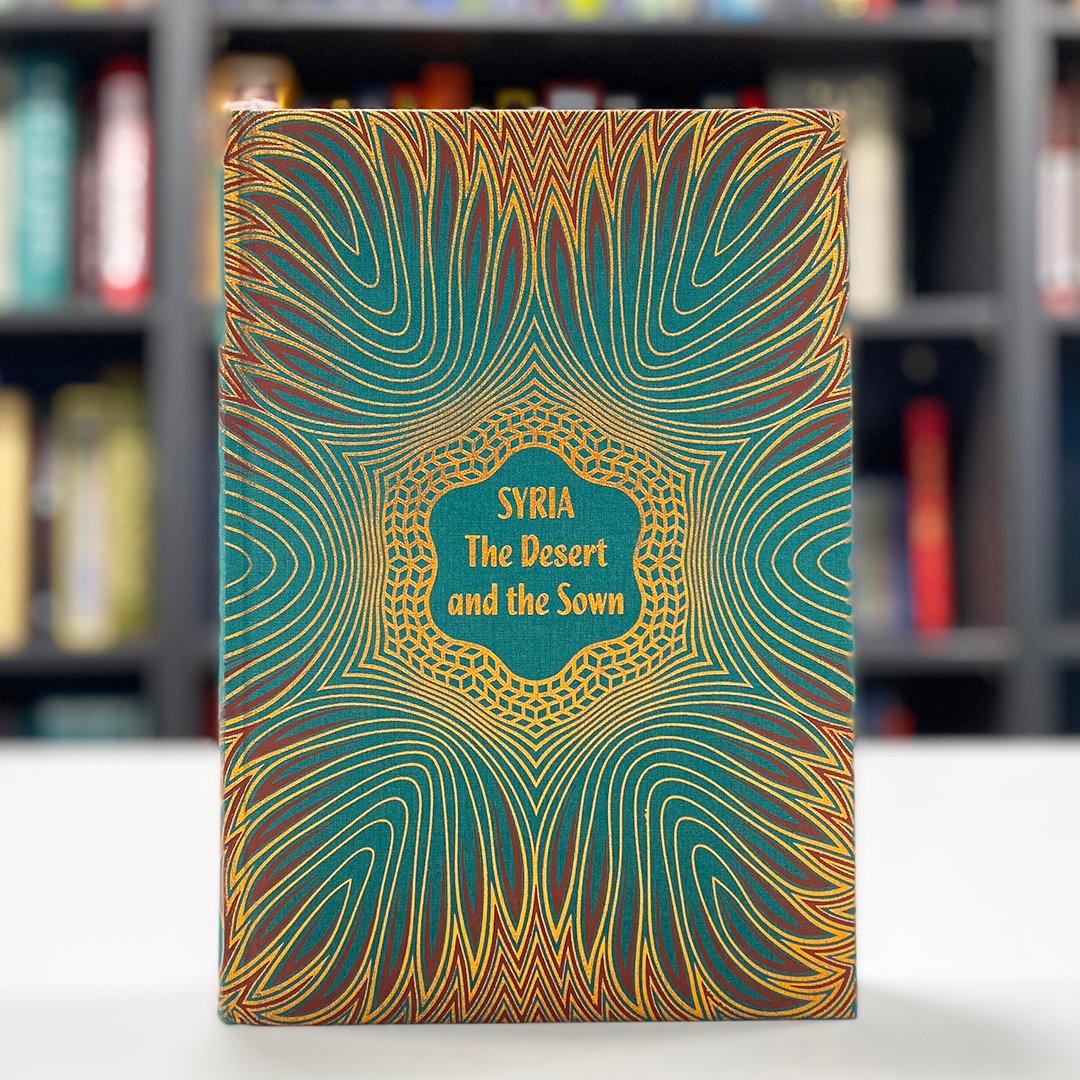 .<a href="/YehrinTong/">Yehrin Tong</a>'s distinct designs are intricate and hypnotic, making her the ideal artist to illustrate our binding for Syria: The Desert and the Sown. In our latest blog, Tong reveals the multi-stage process that led to the stunning finished binding. foliosociety.com/blog/designing…