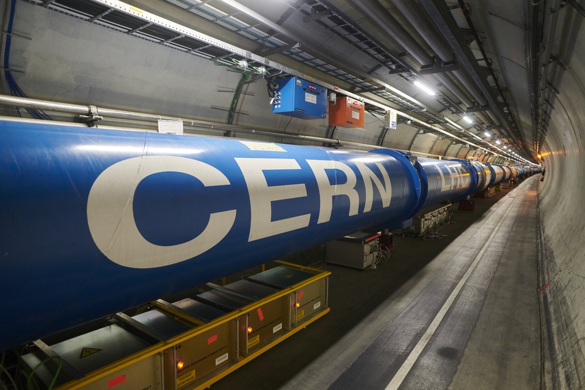 1cRebeca's tweet photo. If you are around Uppsala this Fall, there is a set of 13 public talks by 13 @UU_University scientists that should be a lot of fun.
The 16th of November, I will be at the Humanistiska Teatern talking about CERN, the LHC, and ATLAS.
Join me then!
https://t.co/T8znTiPG8L https://t.co/Lq7S6yMcbG