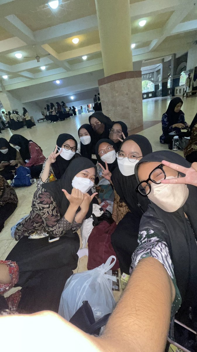urlgyv's tweet photo. so this is what happened today hehe it was fun but im so tired rn 💤
#Mataffisipolumy2022 #Adidaya
#Muda #Mendunia #UMY
#Ungguldanislami https://t.co/ersEkV2PC6