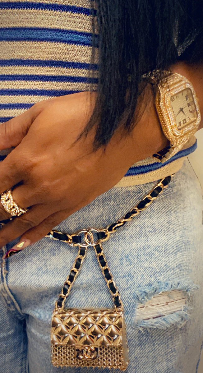 IAmRedSonya's tweet image. Mrs. CASUALLY PUT THAT SHIT ON❗️#BirthdayEnergy #WatchEmRunWithThatOne ☝🏽🙄 #AnotherTripAroundTheSun #BirthdayQueen #CatchUpIfYouCan #ImChanelAndYouAre 🫱🏽‍🫲🏾⛓️💙🤍💙