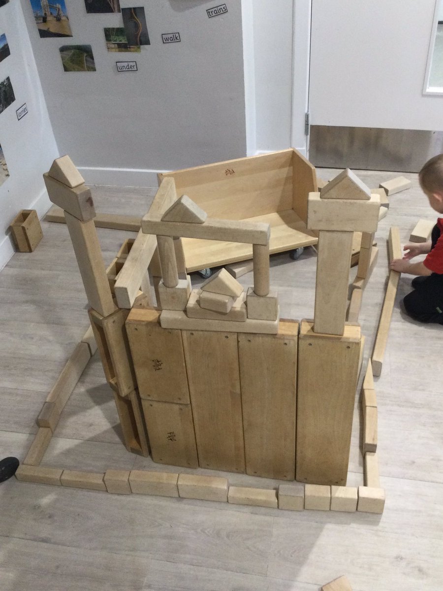 greenriggps1's tweet photo. ELC-This morning our children worked together to build a “Castle” in the block area guarded by pet dragons to protect the princess! Fantastic imagination to create this complex structure. #BlockPlay #ExpessiveArts #Inclusive #SustainedSharedThinking https://t.co/27HEw6eSPJ