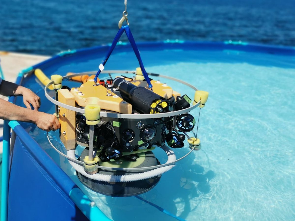 hull_green's tweet photo. GreenHull ha sviluppato un sistema integrato per una veloce rimozione delle incrostazioni biologiche (#biofouling) dalle carene delle #imbarcazioni,senza rilascio di materiale inquinante in acqua, grazie a un ROV collegato ad un impianto di depurazione modulare delle acque reflue https://t.co/gvB9z7xvFZ