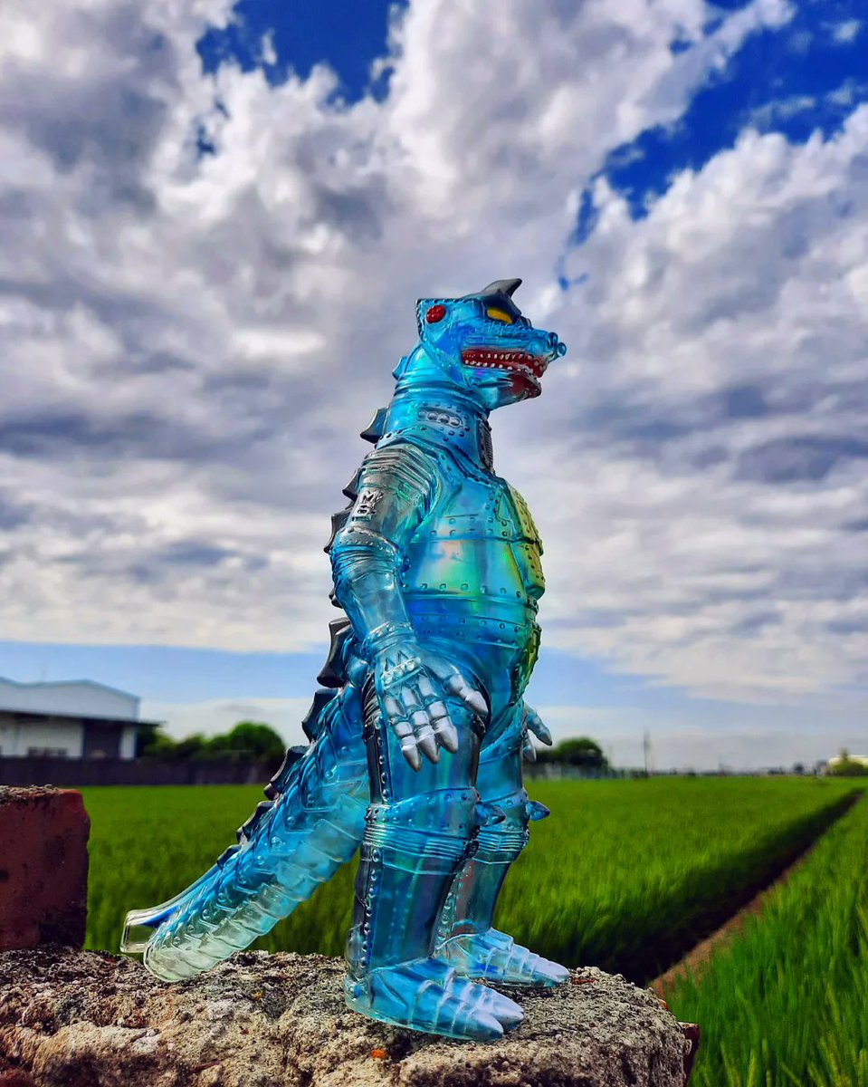 guoruifeng9's tweet photo. 初秋 🏡🌾
#bullmark #bandai #marmit #marusan #sofubitokyo #sofubi #softvinyl #vinyltoys #kaijutoys #godzillatoys #gojira #godzilla #mechagodzilla #sofubikaiju #sofubitoys https://t.co/iYvb8o0jwo