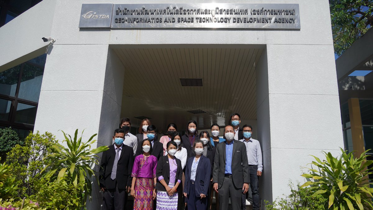 SCGIcenter's tweet photo. วันที่ 23 – 26 สิงหาคม 2565 GISTDA จัดกิจกรรมฝึกอบรมนานาชาติหลักสูตร “Intelligent Technology for Geospatial Management on Agriculture” ครั้งที่ 1 ให้กับคณะผู้เข้าร่วมอบรมจากประเทศเมียนมาร์ จำนวน 8 คน 🌾

#GISTDA 
#SCGI 
#SCGICENTER https://t.co/0xwPdPKnXI