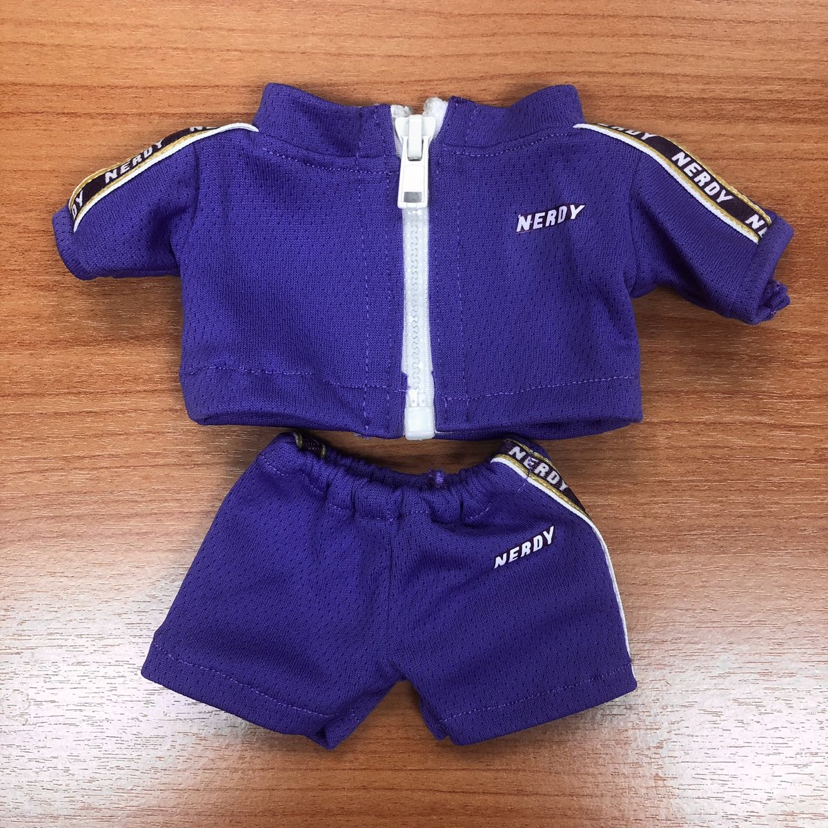 GoongGing07's tweet image. ชุดลูกชายเค้าเอ๊ง 😆

ยังไม่ว่างพาไปเที่ยว ใส่เล่นในบ้านไปก่อนนะครับ

ขอบคุณ @kisstontwit ที่ตัดชุดให้อย่างดี สวย เป๊ะ ❤️ ไปตำกันได้จ้า 

#KissTShopReview 
#รับตัดชุดตุ๊กตา #ตุ๊กตา20cm 
#ตุ๊กตาไอดอล #YouthWithYou #cpop 

#yanghaoming #杨昊铭 
#หยางฮ่าวหมิง #YHM