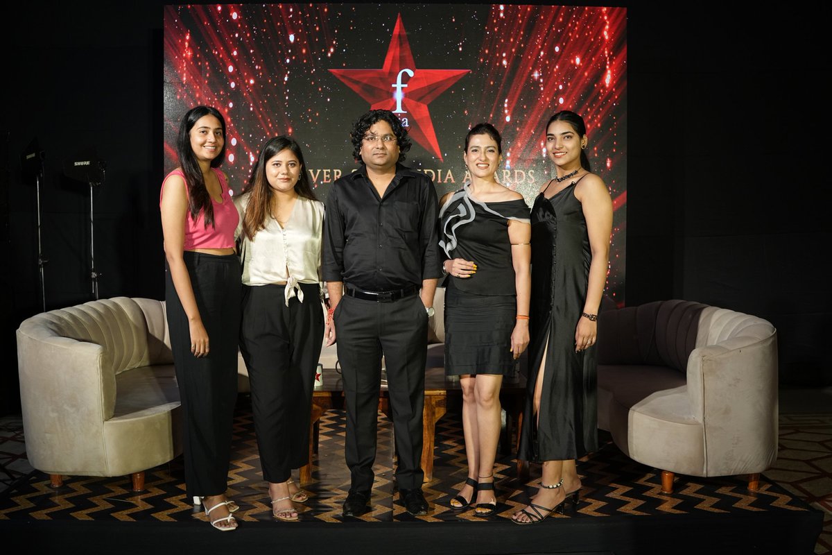 imKpProductions's tweet photo. Forever Miss, Mrs. & Teen India 2022 Online Beauty Pageant Day 4 Glimpses
#fsia #foreverstarindiaawards #fsia2022 #onlineshow #nationallevelcompetition #beautypageant #modelling #jaipur #sangriinternet #kpproductions https://t.co/45tyUfkUVj