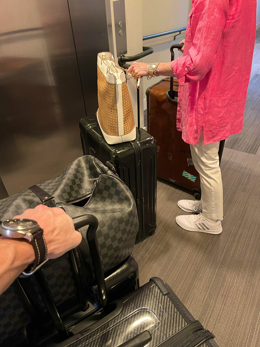 MichaelKochCEO's tweet photo. GM #entrepreneurs - Life is an amazing adventure!! Go live your dreams &amp; share your success with the people you love ☕️🌎✈️ #momtrips #4amceo #bestfriend #travel https://t.co/uomBdeuxDf