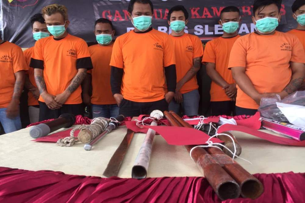 Harian_Jogja's tweet photo. Pengeroyokan yang Tewaskan 2 Suporter PSS Sleman Terkait dengan Brajamusti Suporter PSIM Jogja, Polres Akan Dalami Akar-akarnya https://t.co/VTDuxoiXfk #beritajogja #jogja #jogjaistimewa https://t.co/VpBZWwSXsM