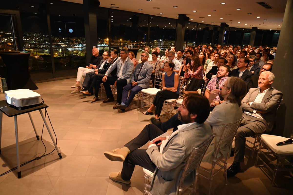 arritmies's tweet photo. 🎉Aquí us deixem algunes imatges 📸 de l'esdeveniment que hem organitzat amb motiu del 30 Aniversari de la Unitat d'Arrítmies de l'@hospitalclinic https://t.co/swG10QCoou