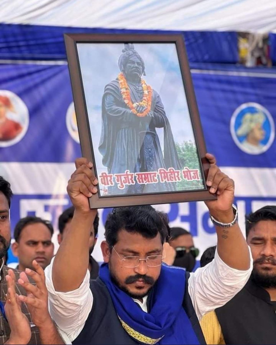 ChampionUmesh's tweet photo. गुर्जर प्रतिहार सम्राट मिहिर भोज जी के जयंती पर उन्हें कोटि-���ोटि नमन,@BhimArmyChief @Ravinder_ASPK @VinayRatanSingh @HimanshuValmi13 @SamajNd @TheNewsBeak @The_Voicemedia https://t.co/bKI9zrQQXa