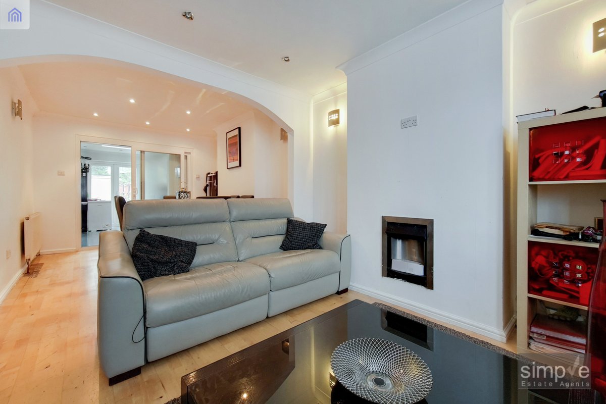 Simple Estate Agents tweet media
