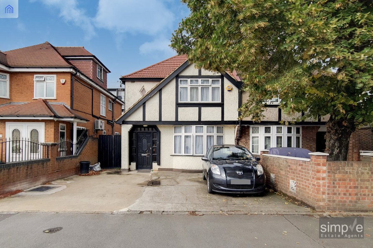 Simple Estate Agents tweet media