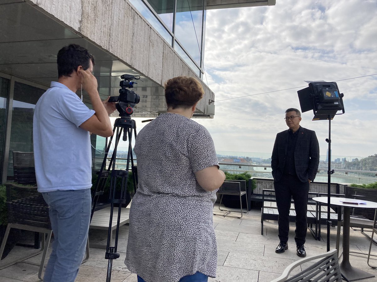 Francis Uy tweet media