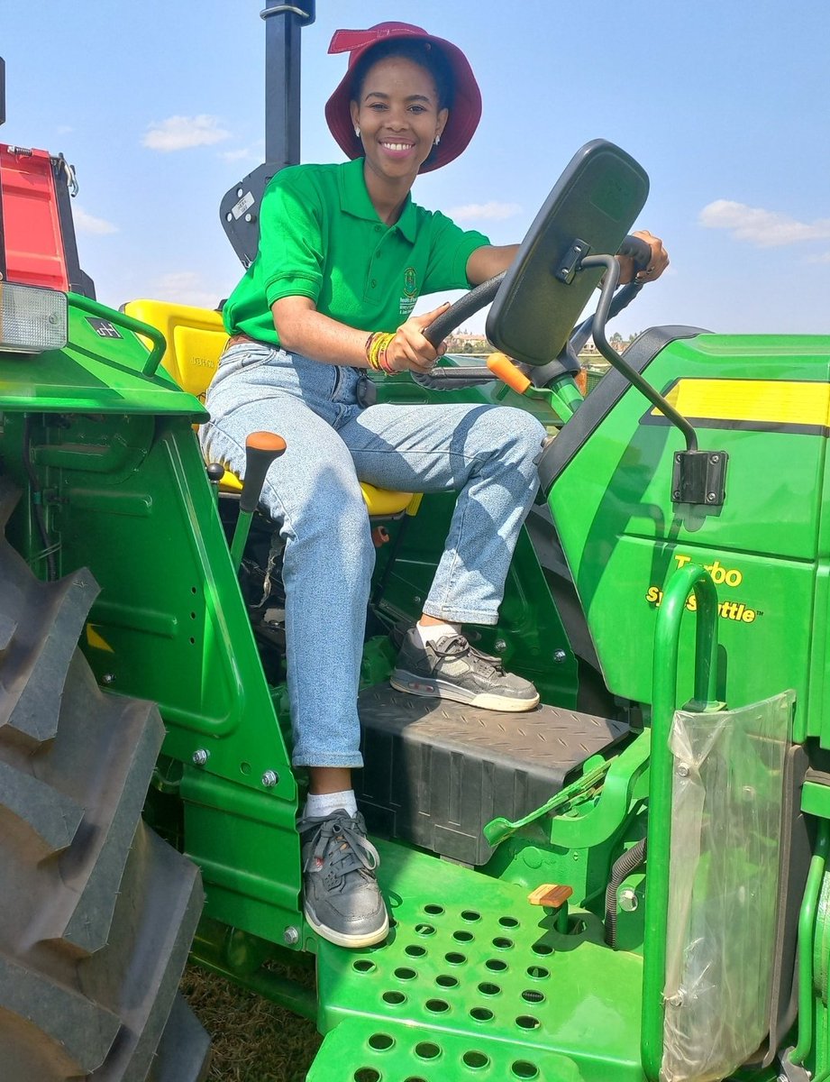 MpondaSabinus's tweet image. If you believe farming is the savior of the employment problem for youths in Africa, please like and retweet.