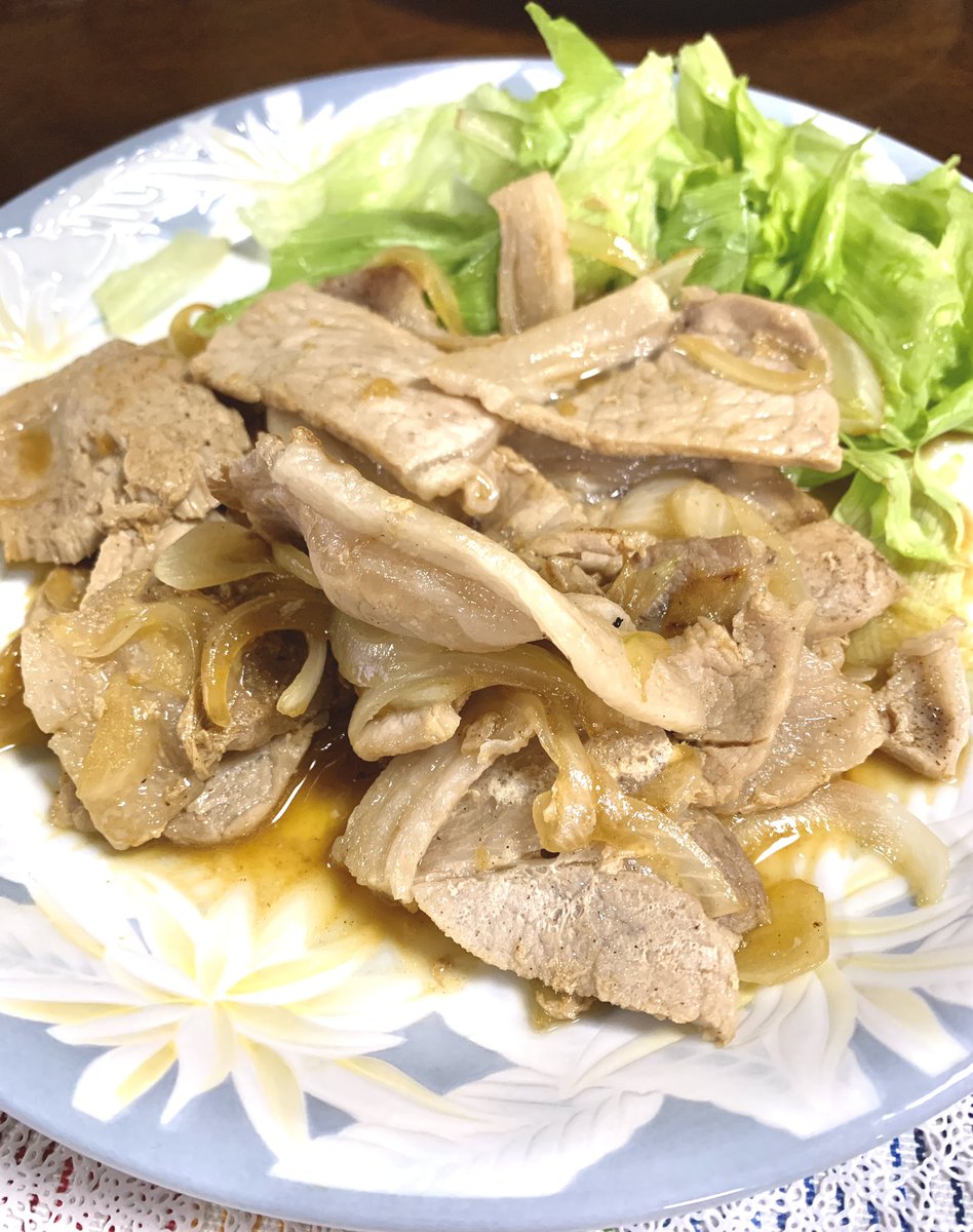 しょうが焼き！

タマネギをしっかり小麦色になるくらい焼いて、甘くなっているのがたまらんです！

#グルテンフリー #料理記録 #glutenfree